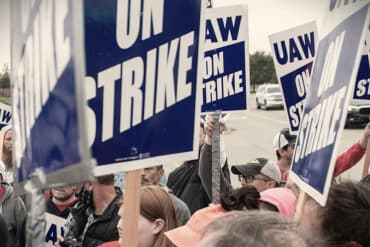 uaw strike spreads featured automoblog.net