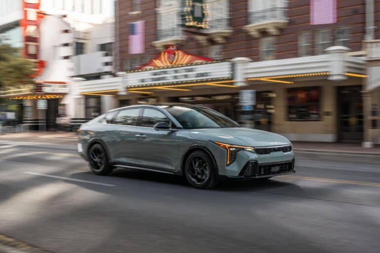 2025 Kia K4 28