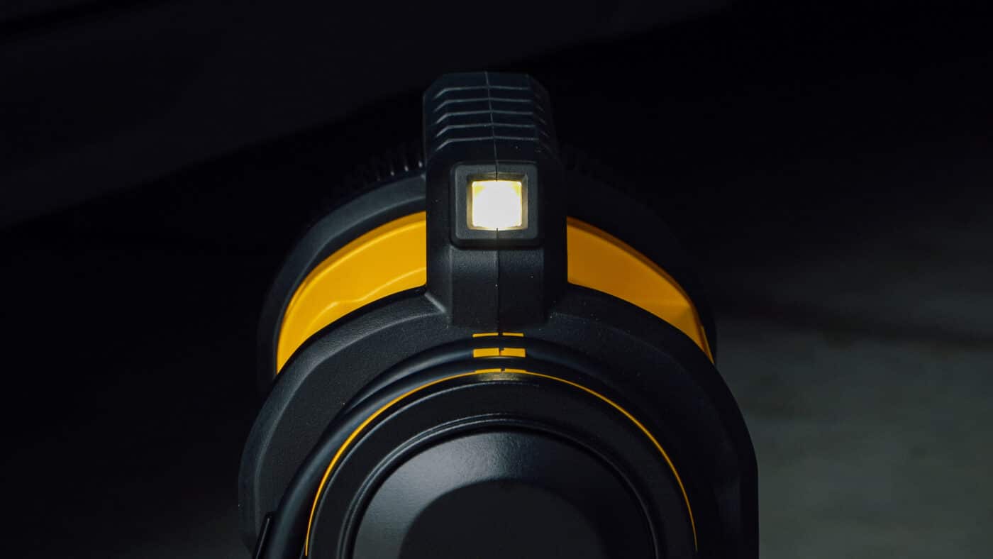 DeWALT 20V MAX Tire Inflator