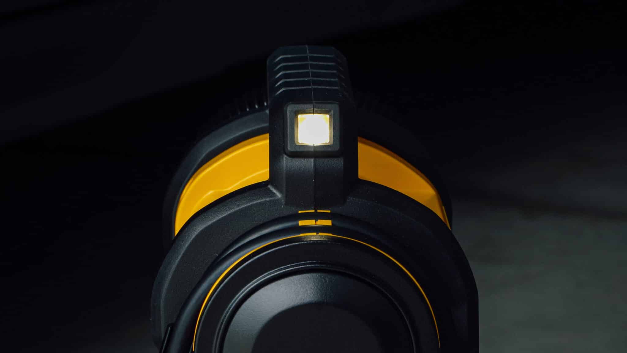 DeWALT 20V MAX Tire Inflator