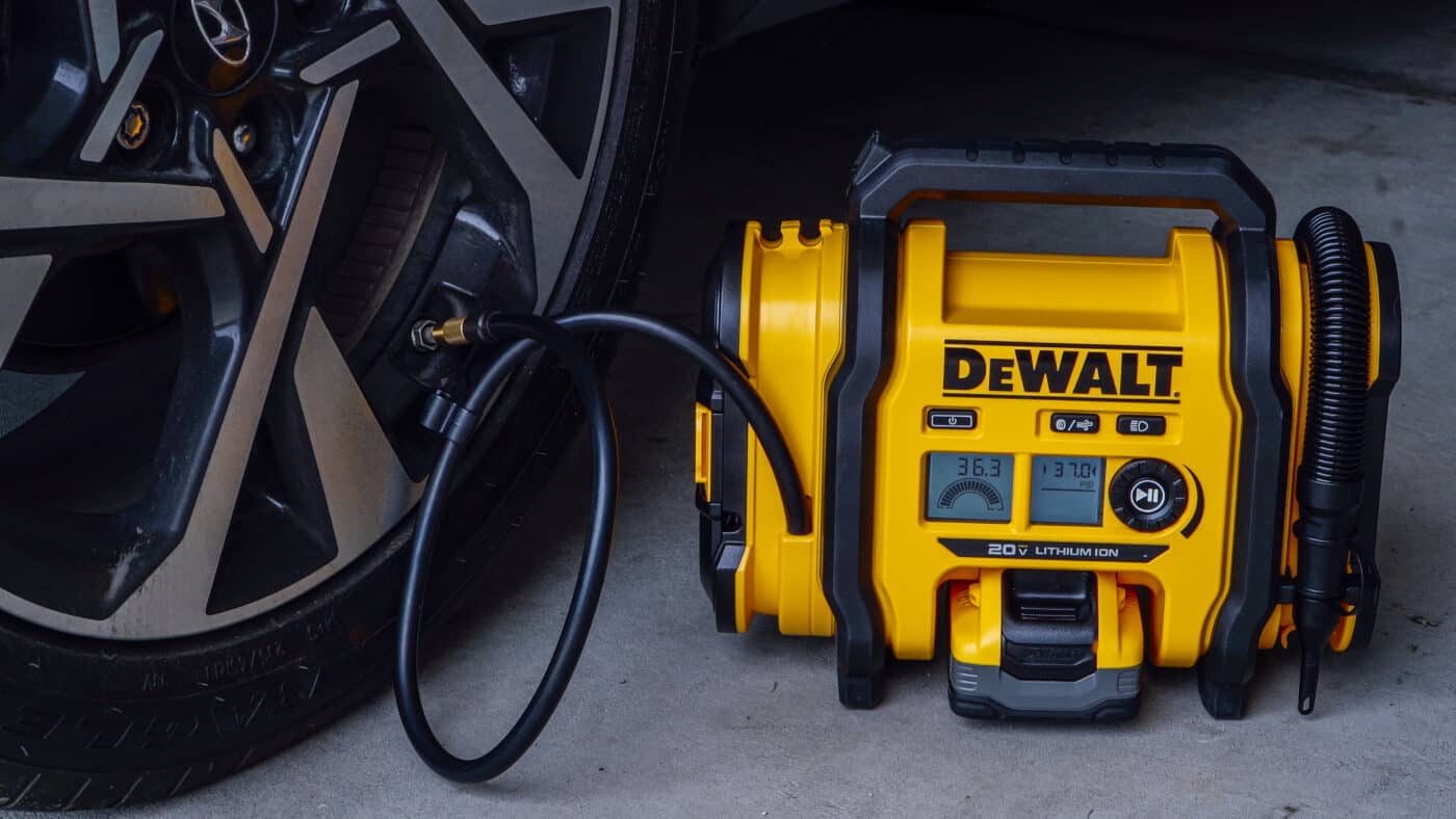 DeWALT 20V MAX Tire Inflator