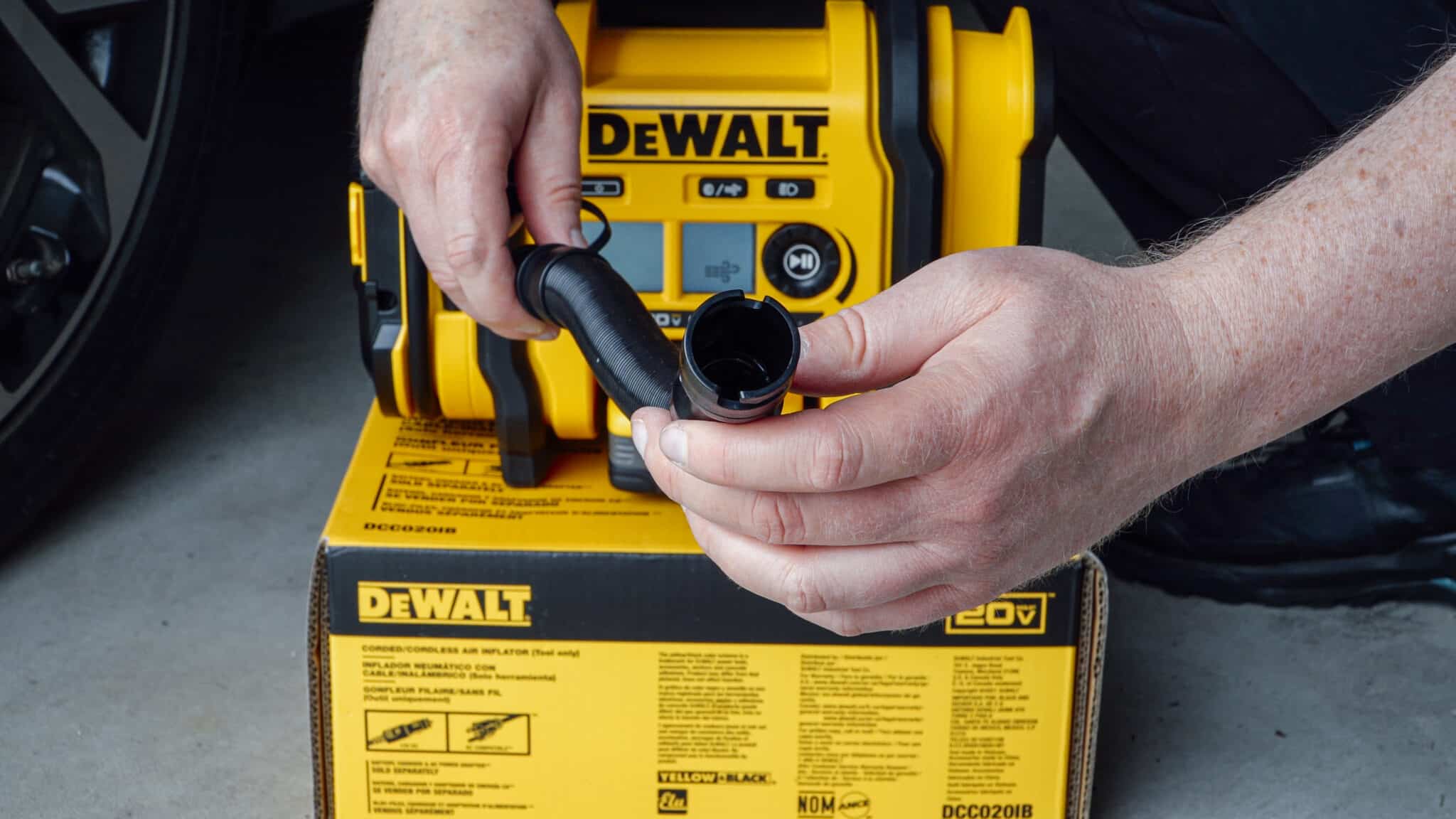 DeWALT 20V MAX Tire Inflator
