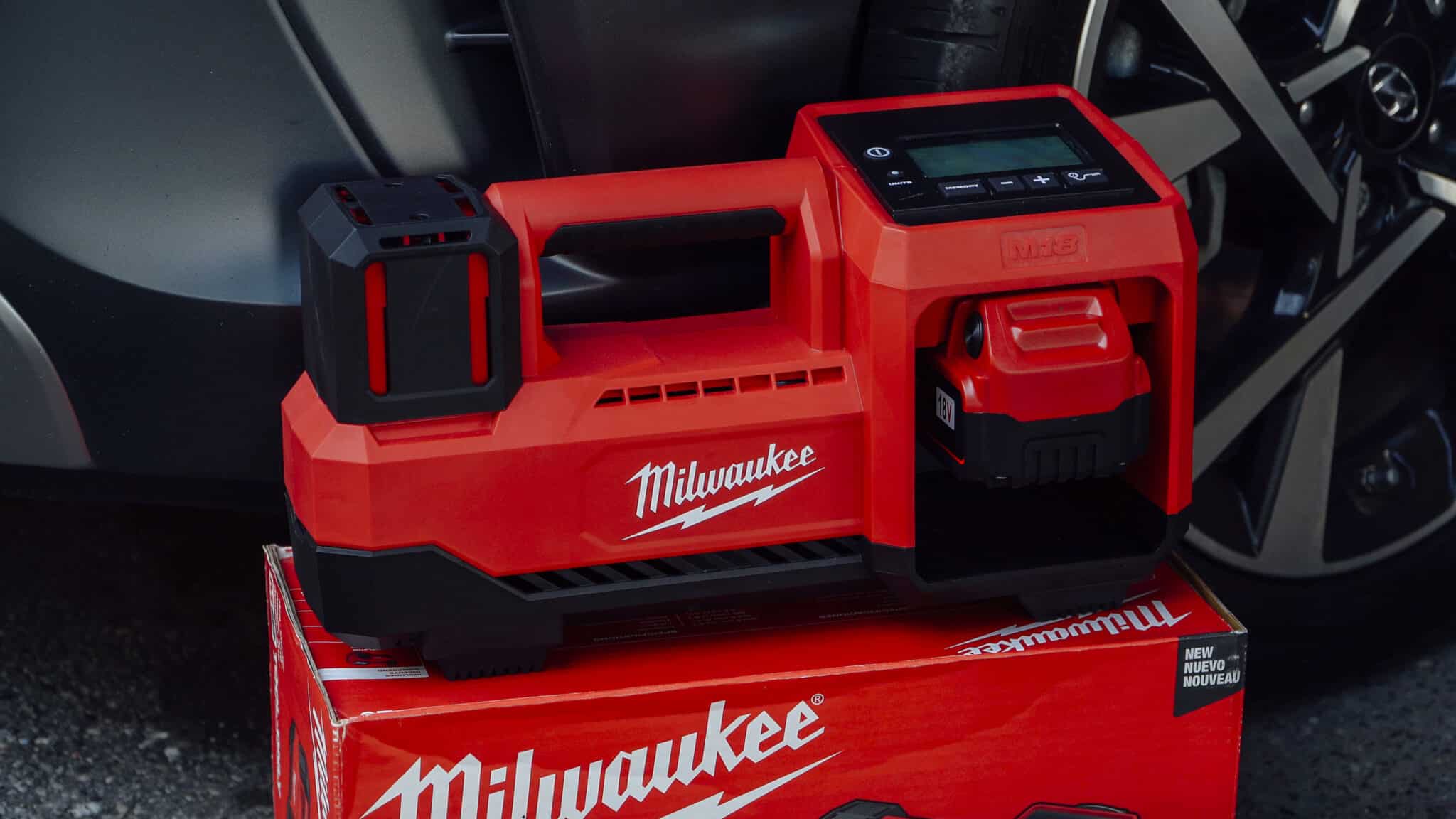 Milwaukee M18 Cordless Tire Inflator