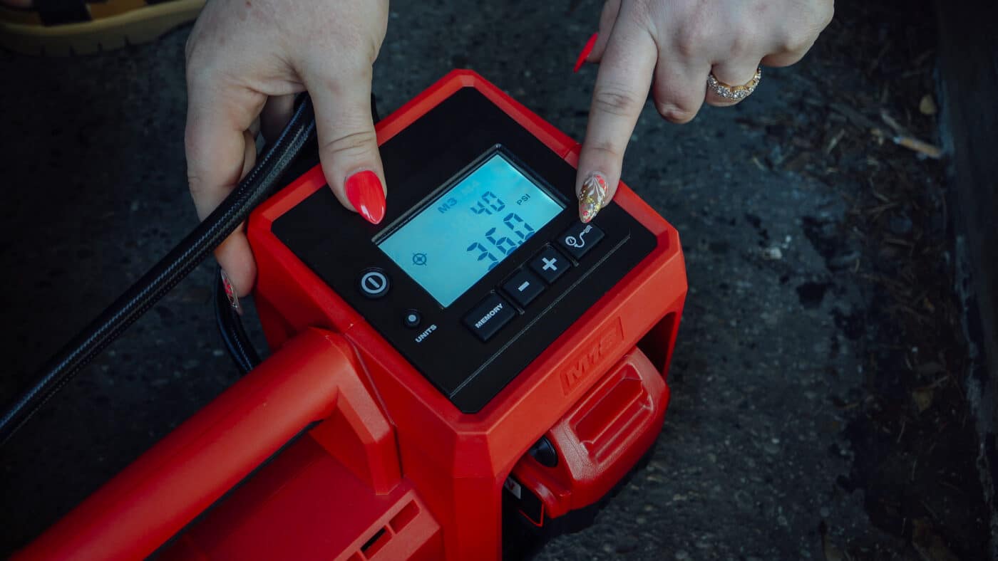 Milwaukee M18 Cordless Tire Inflator