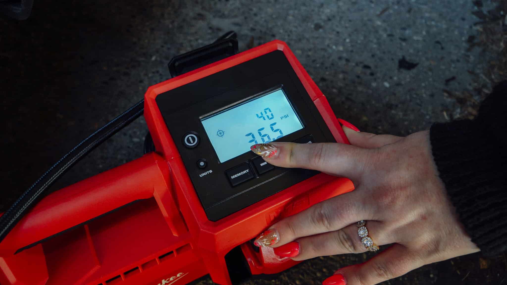 Milwaukee M18 Cordless Tire Inflator