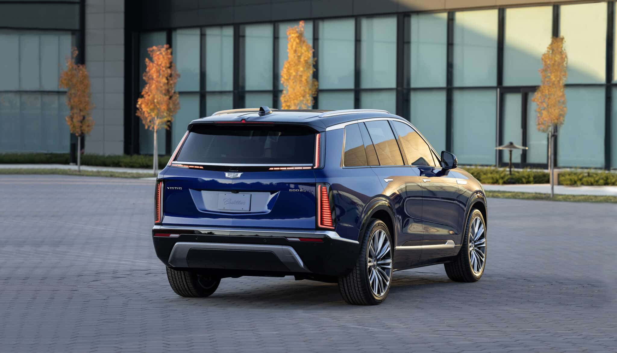 2026 Cadillac Vistiq 16 scaled