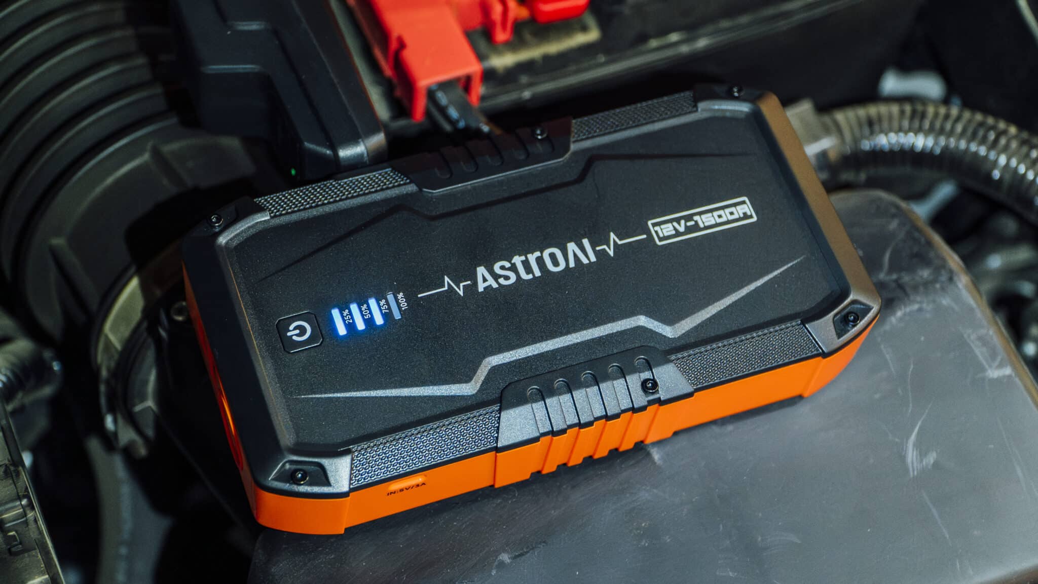 12V AstroAI S8 portable jump starter