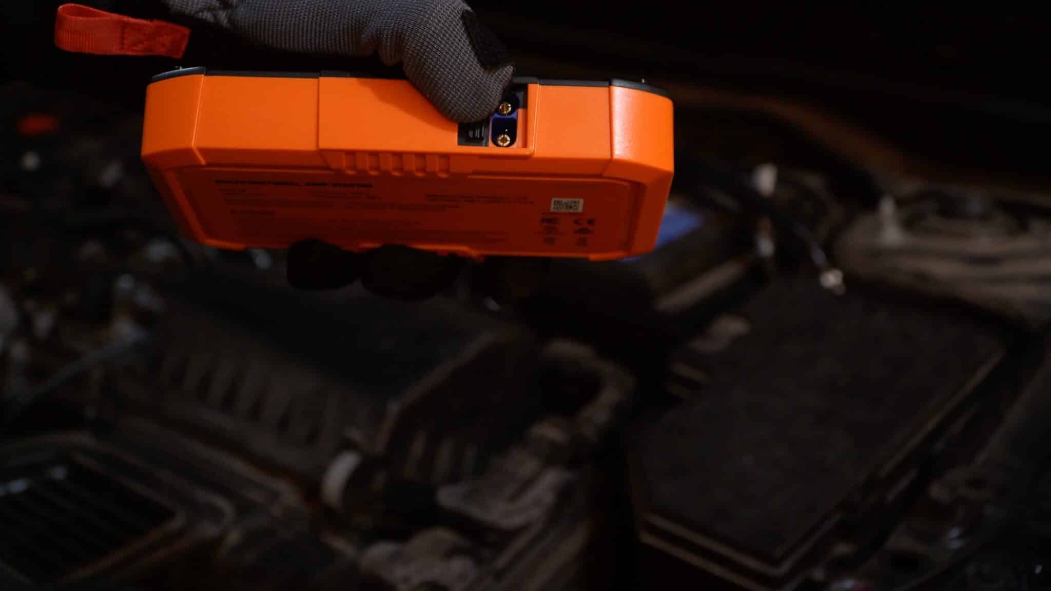 12V AstroAI S8 portable jump starter