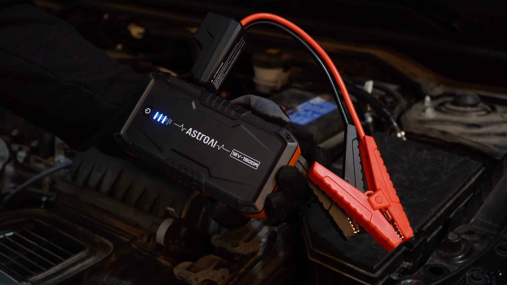 12V AstroAI S8 portable jump starter